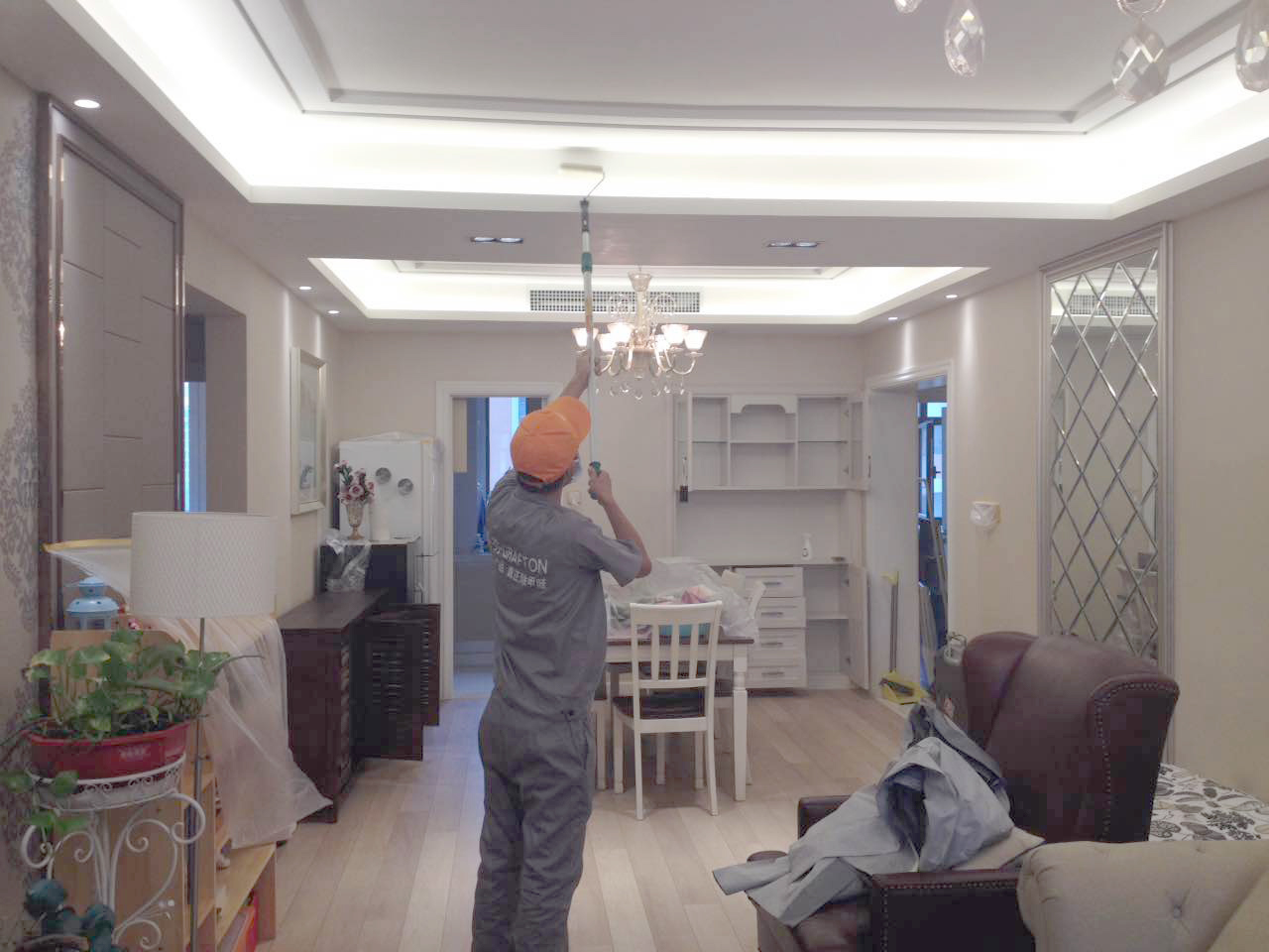 客餐廳頂面滾筒全方位施工 客餐廳頂面滾筒全方位施工