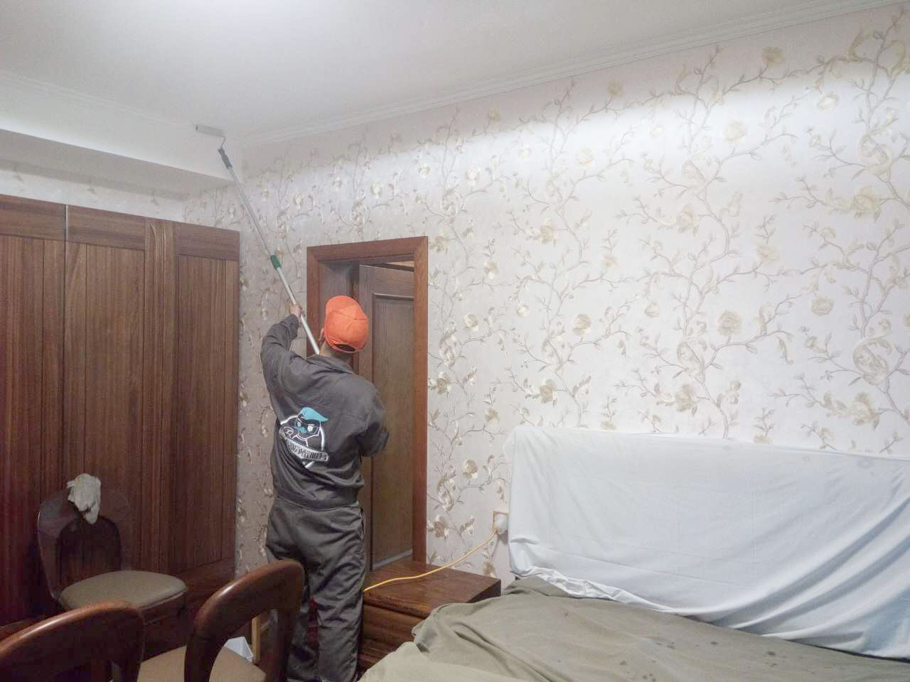 客餐廳頂面滾筒全方位施工 客餐廳頂面滾筒全方位施工