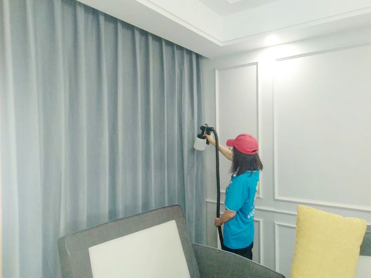 臥室窗簾噴槍施工治理 臥室窗簾噴槍施工治理