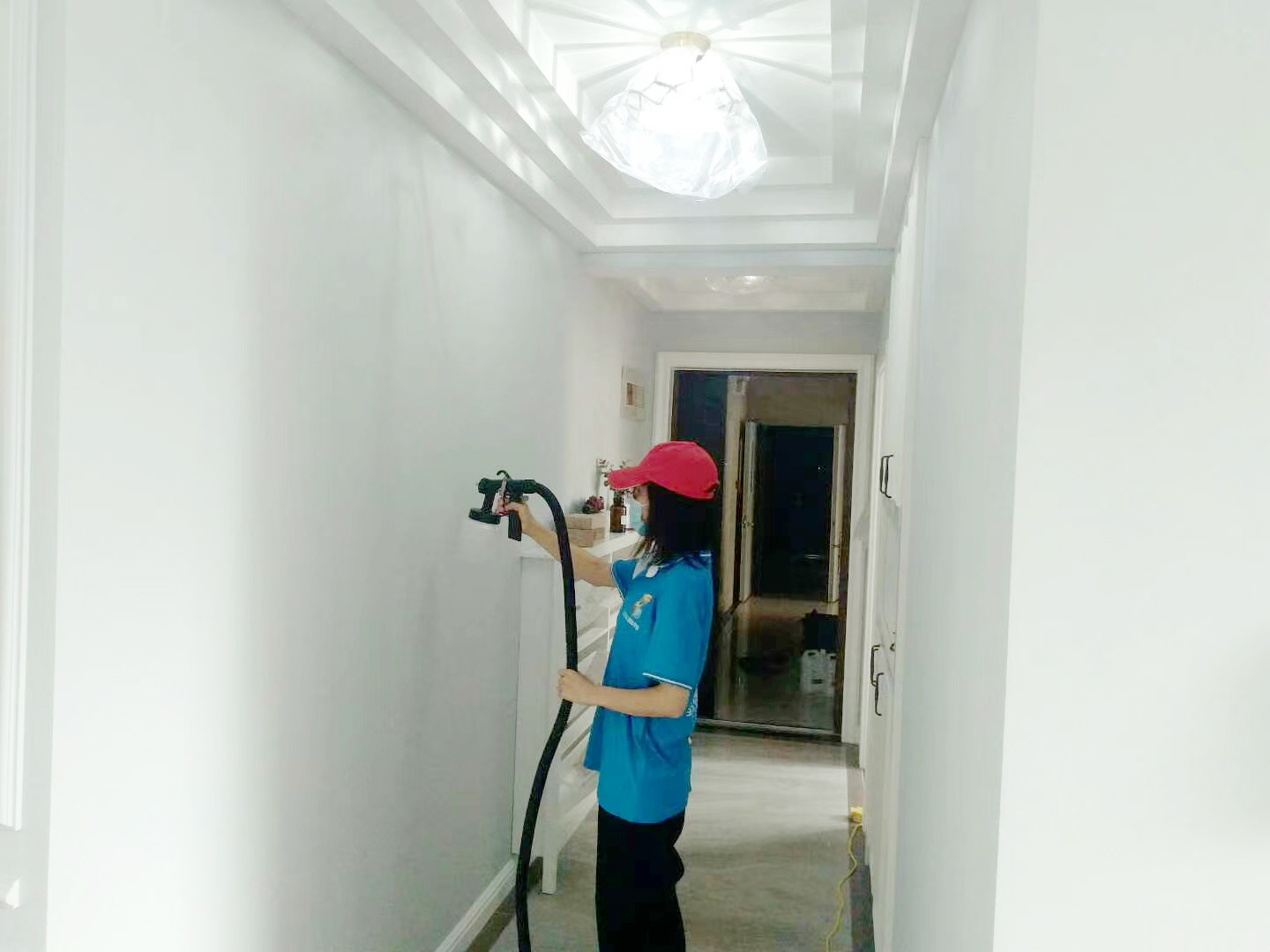 客餐廳過道墻面噴槍施工治理 客餐廳過道墻面噴槍施工治理