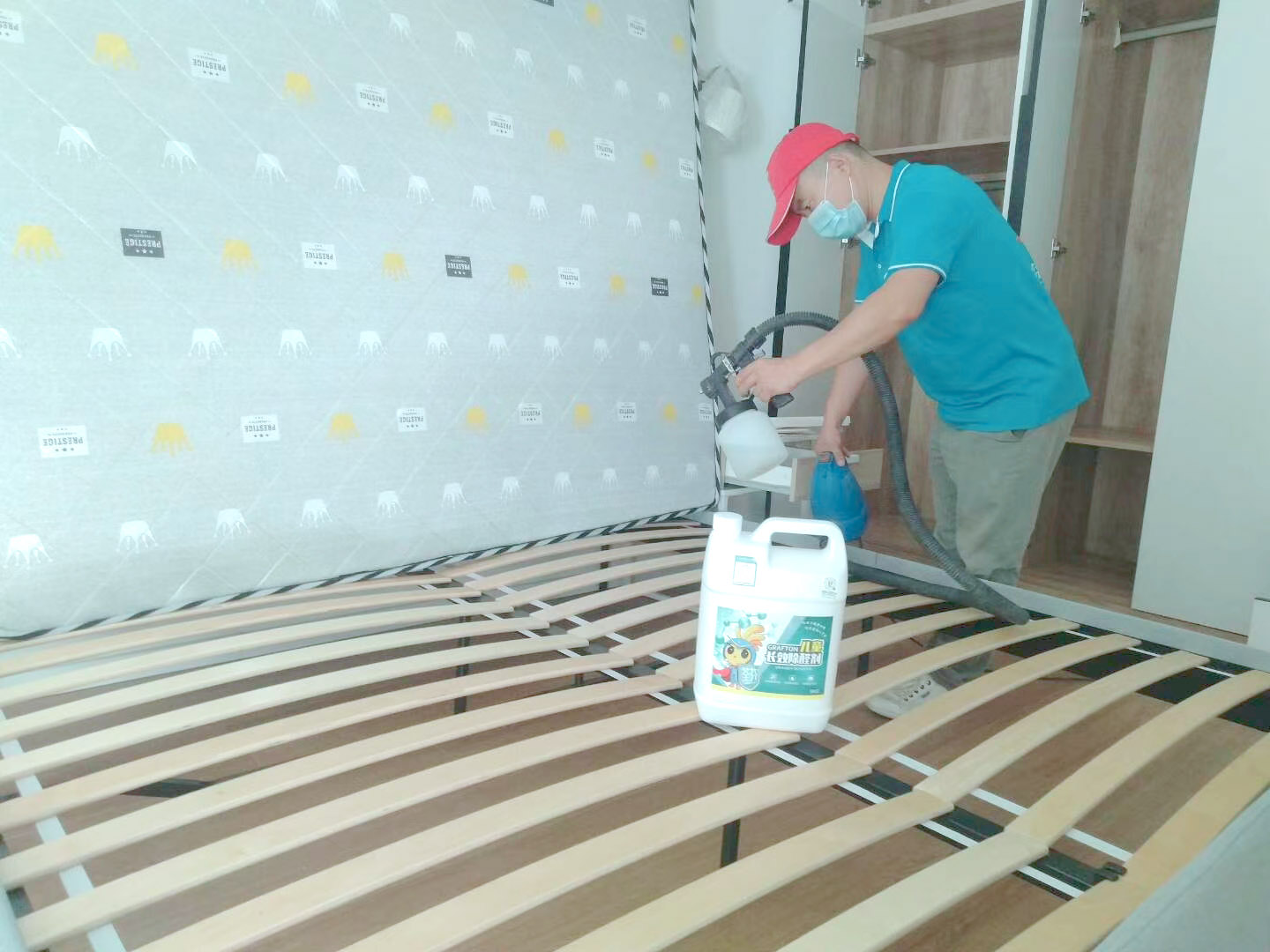 臥室床墊床架噴槍全方位施工 臥室床墊床架噴槍全方位施工