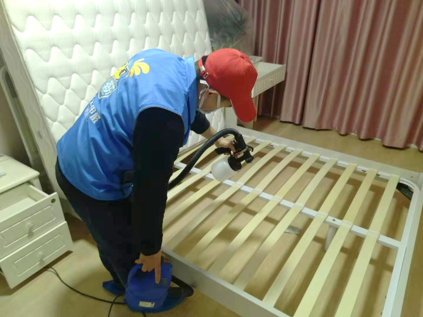 臥室床墊床架噴槍施工治理 臥室床墊床架噴槍施工治理