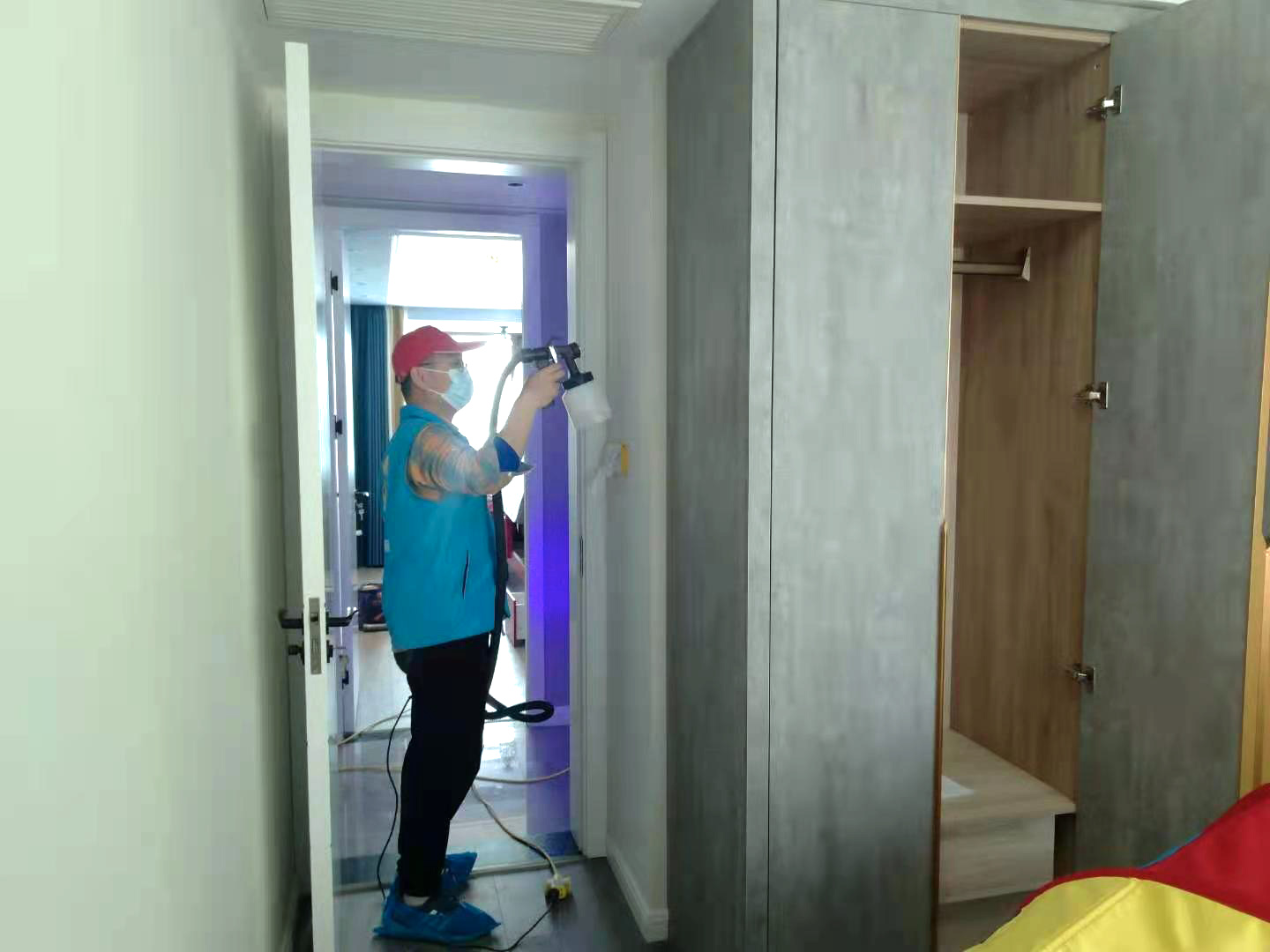 臥室墻面頂面噴槍噴涂治理甲醛 臥室墻面頂面噴槍噴涂治理甲醛