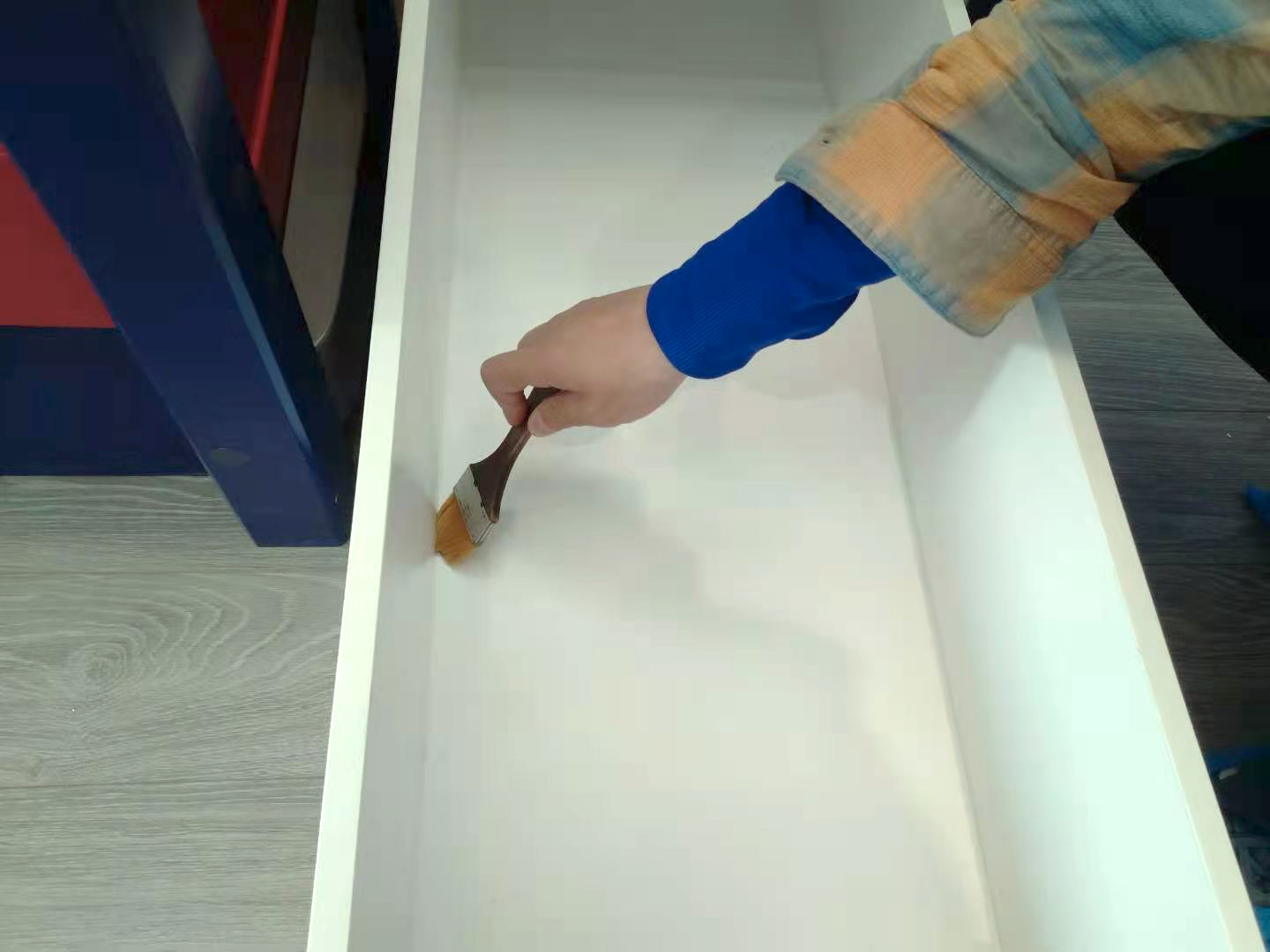 柜子縫隙釋放口刷子精細化施工治理甲醛 柜子縫隙釋放口刷子精細化施工治理甲醛