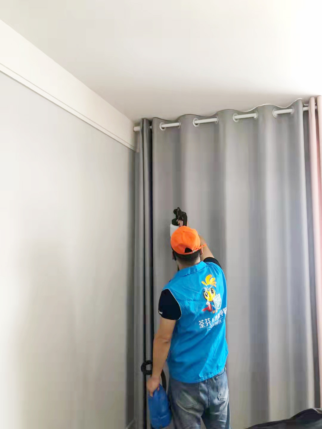 臥室窗簾噴槍施工治理 臥室窗簾噴槍施工治理
