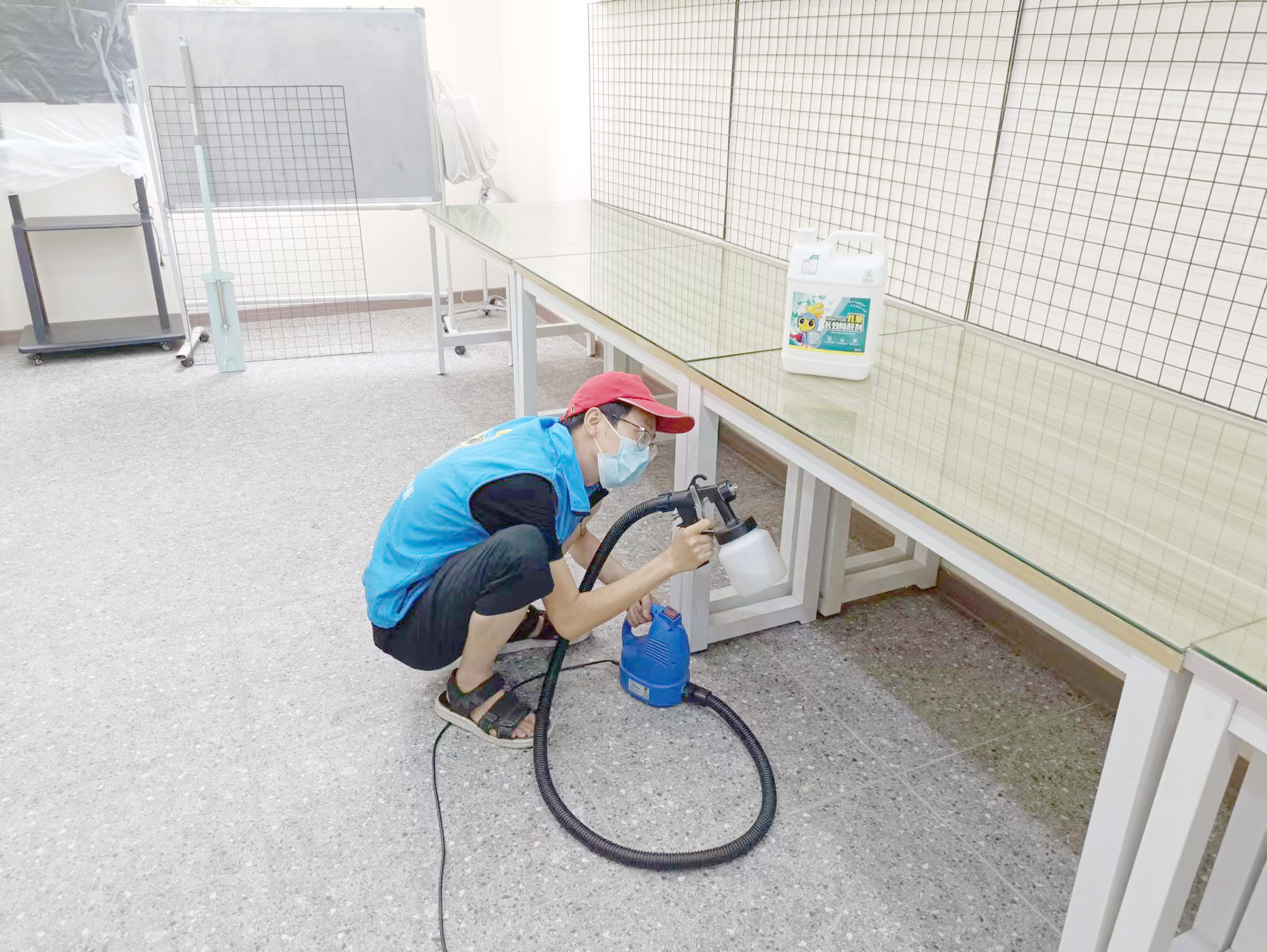 長桌椅全方位噴涂治理 長桌椅全方位噴涂治理